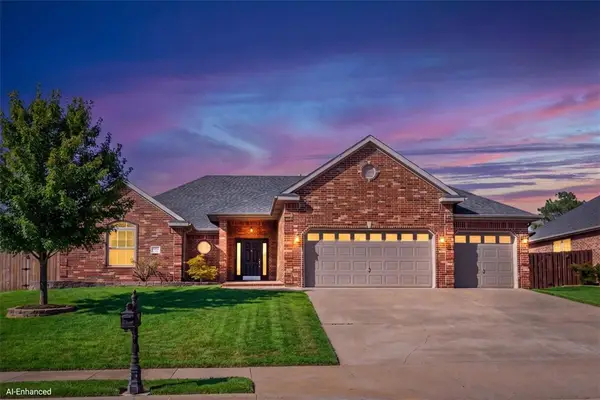 1782 Green Meadows Avenue, Springdale, AR 72764