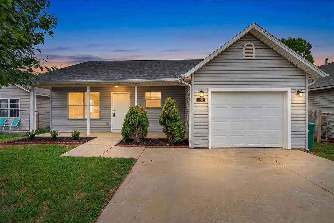 1106 S E Street, Rogers, AR 72756 - #1