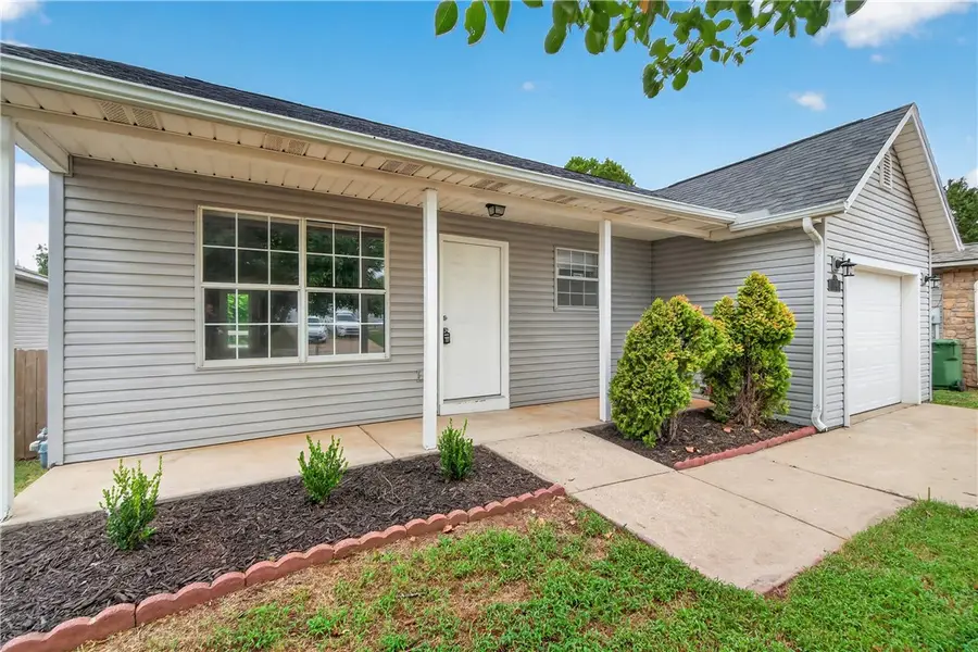 1106 S E Street, Rogers, AR 72756 - #2