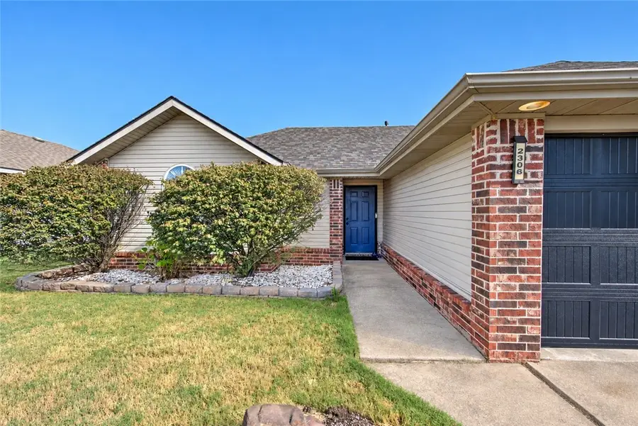 2306 SW Choctaw, Bentonville, AR 72712 - #2