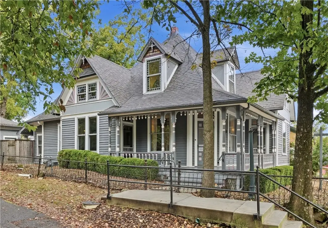 10 White Street, Eureka Springs, AR 72632 - #1