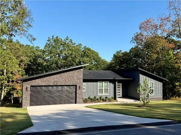 47 Glasgow Drive, Bella Vista, AR 72715