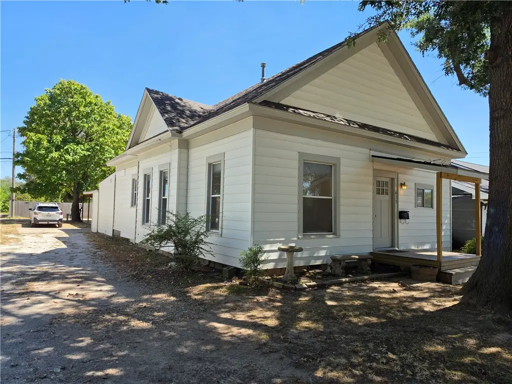 413 S Wright Street, Siloam Springs, AR 72761 - #1