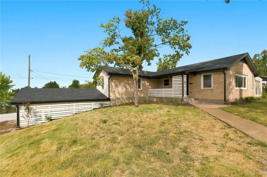 902 N 9th Street, Rogers, AR 72756 - #2