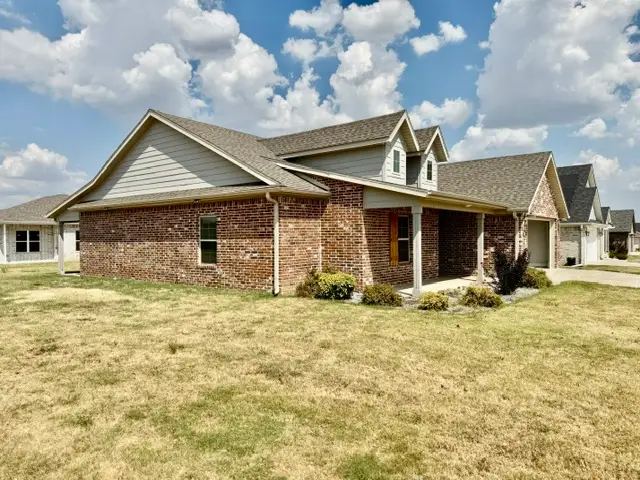912 Hickory Meadows Avenue, Tontitown, AR 72762 - #2