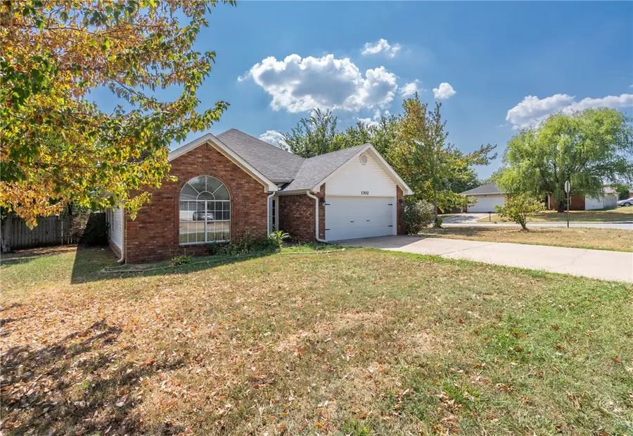 1302 Michael Lane, Siloam Springs, AR 72761 - #2