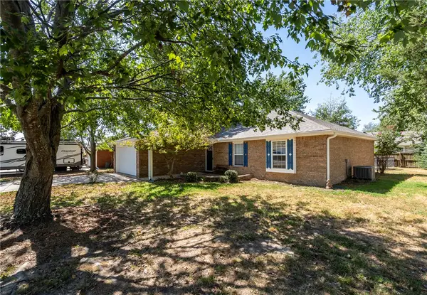 1624 Hefton Street, Siloam Springs, AR 72761