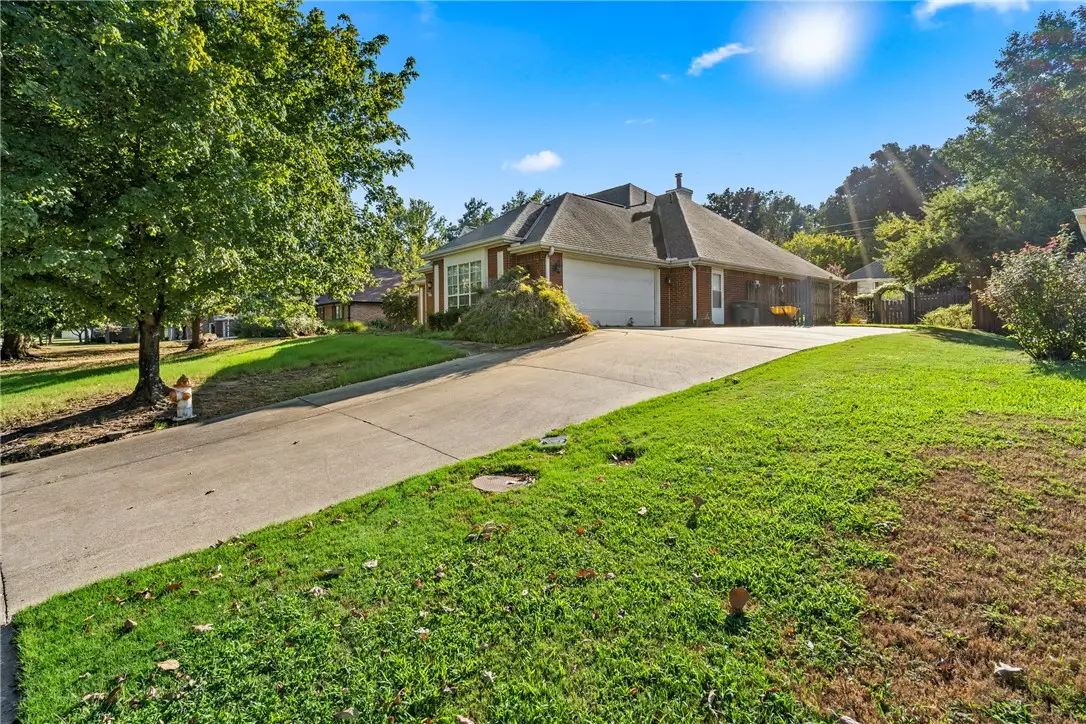 1631 N Arthurs Court, Fayetteville, AR 72701 - #1