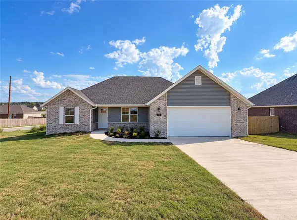 116 Lavona Lane, Huntsville, AR 72740