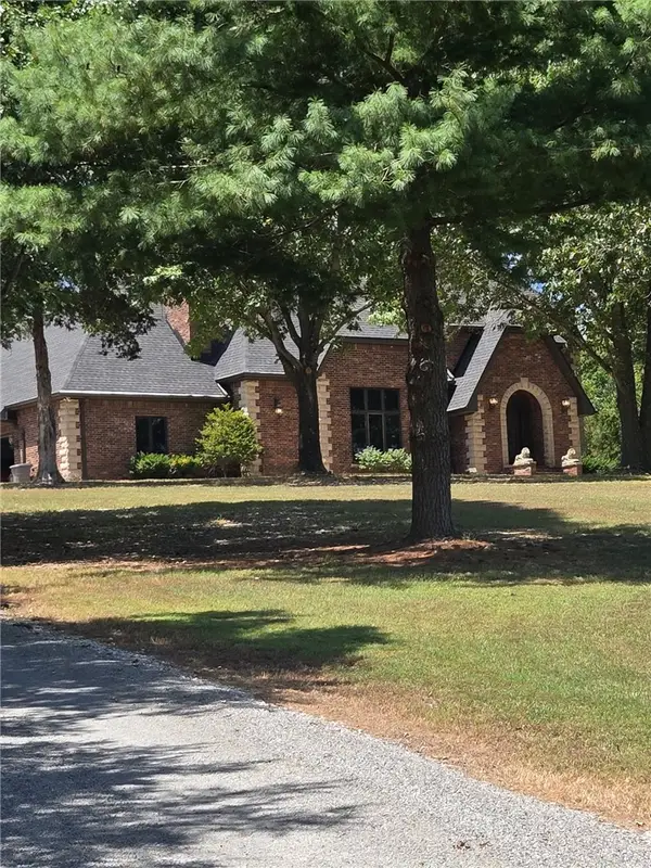 93 Reagan Hollow Road, Noel, MO 64854