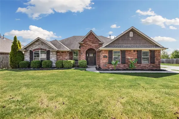 2925 Featherock Way, Fayetteville, AR 72704