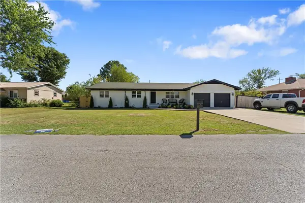 1813 S J Street, Rogers, AR 72756