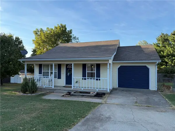 1208 Amanda Avenue, Berryville, AR 72616