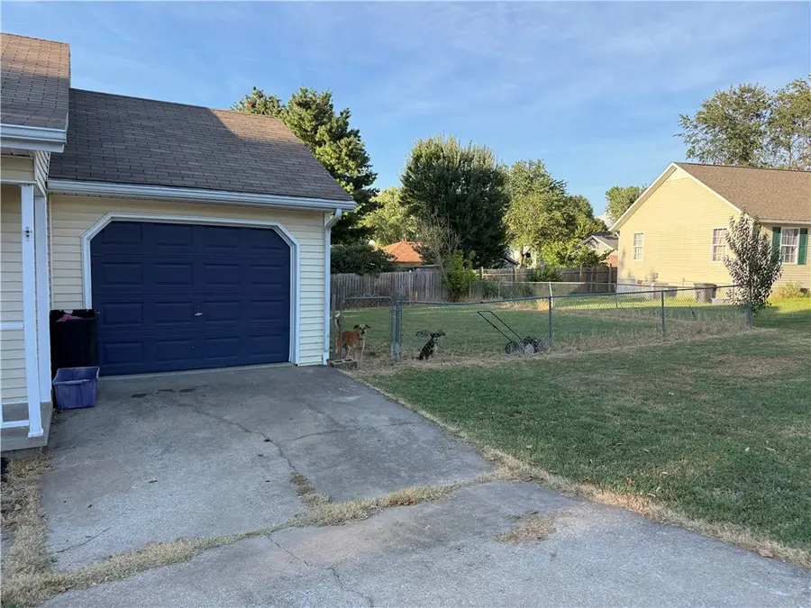 1208 Amanda Avenue, Berryville, AR 72616 - #2