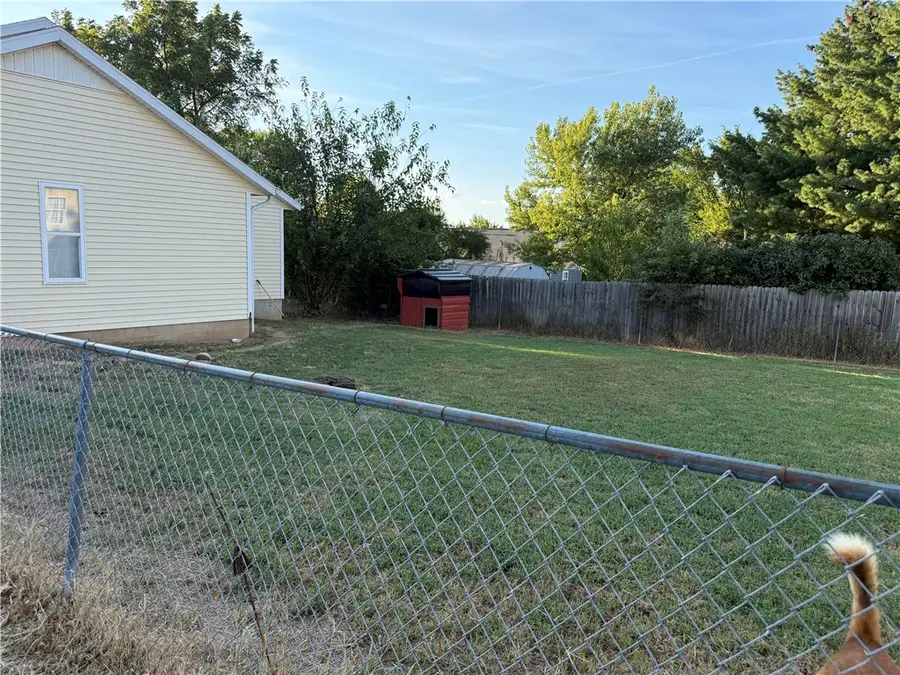 1208 Amanda Avenue, Berryville, AR 72616 - #3