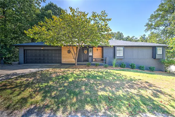 5 Dunvegan Lane, Bella Vista, AR 72715