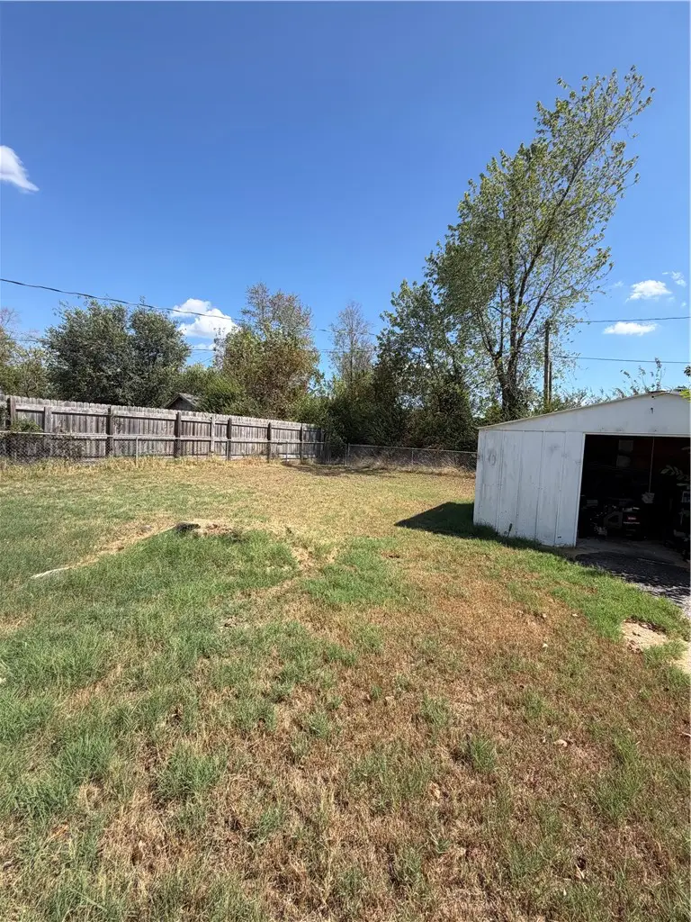 1035 S B Street, Rogers, AR 72756 - #2