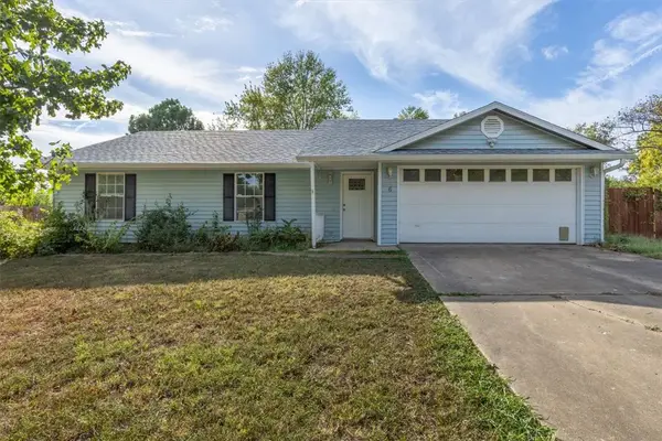 6 Meadowbrook Circle, Bentonville, AR 72712
