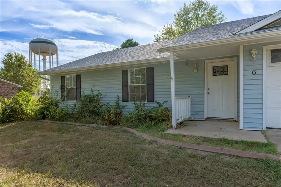 6 Meadowbrook Circle, Bentonville, AR 72712 - #2