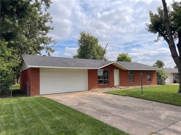 811 N 15th Street, Rogers, AR 72756