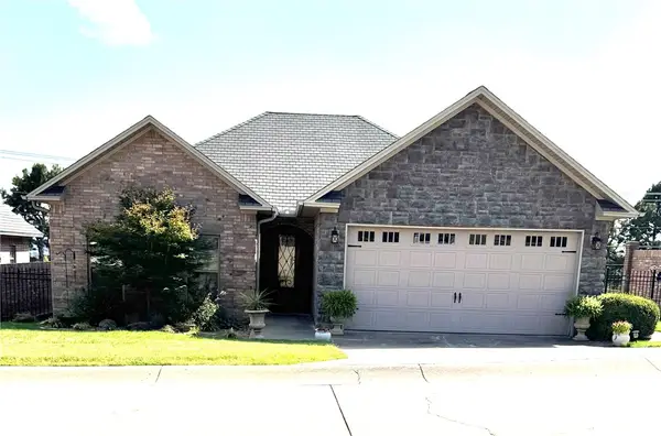 81 Village Court, Russellville, AR 72802