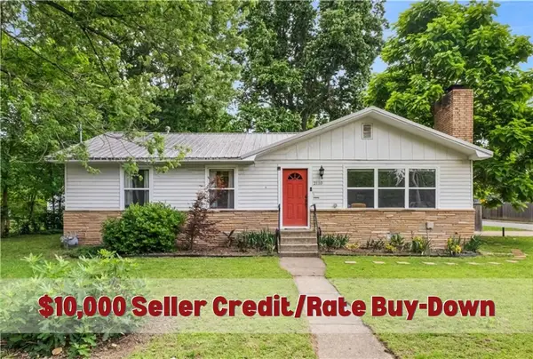 2110 W Holly Street, Fayetteville, AR 72703