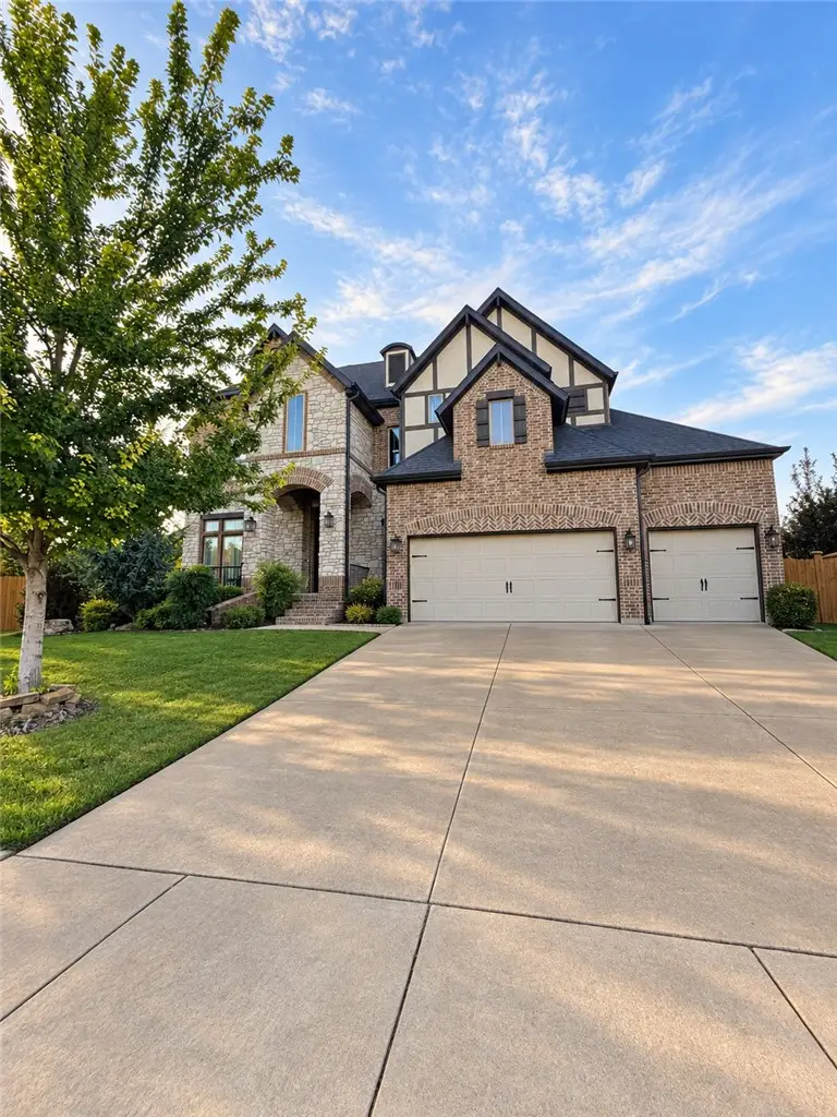 1561 Glastonbury Drive, Centerton, AR 72719 - #2