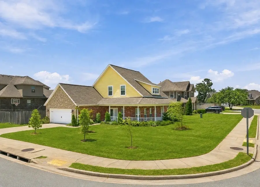 1701 E Crestwood Hills Lane, Cave Springs, AR 72718 - #2