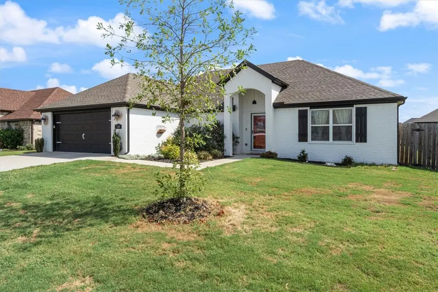 320 N Tacoma Street, Farmington, AR 72730 - #2