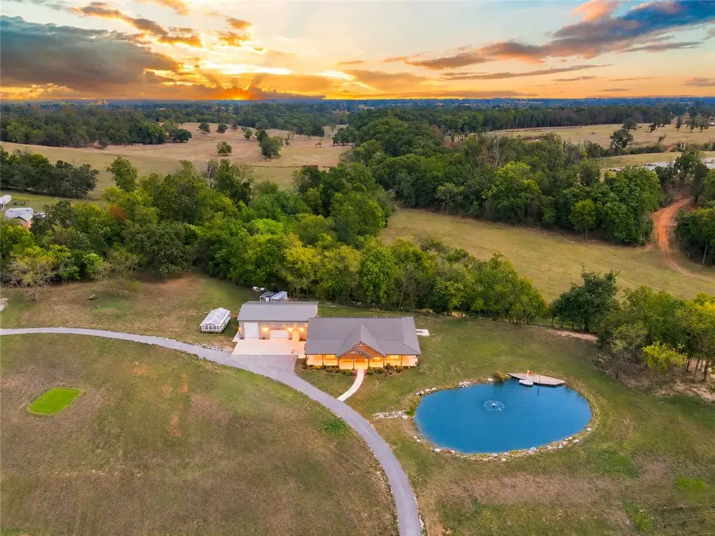 8800 Fred Austin Road, Decatur, AR 72722 - #1