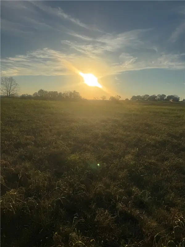 000 W Lowery Road, Lead Hill, AR 72644