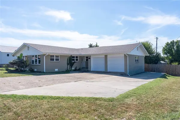 900 6th Street, Rogers, AR 72756
