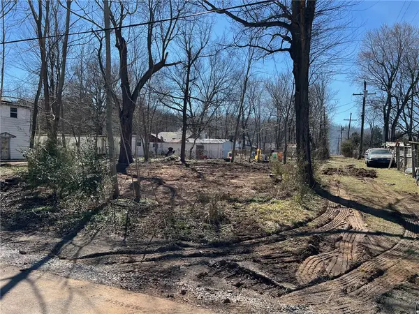 221 W Moffit Street, Sulphur Springs, AR 72768
