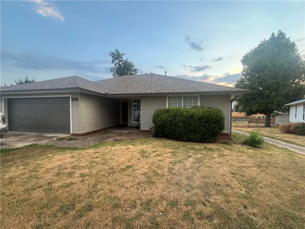916 S 25th Street, Rogers, AR 72758 - #1