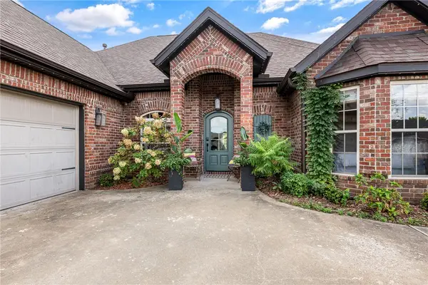 2203 SW Nutmeg Street, Bentonville, AR 72713
