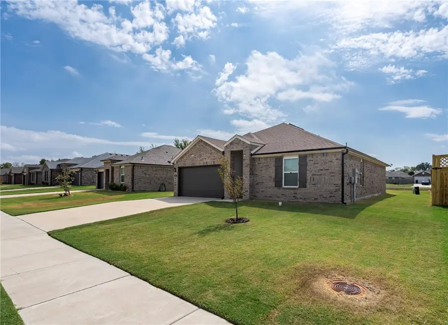612 W Cattleman Court, Siloam Springs, AR 72761 - #2