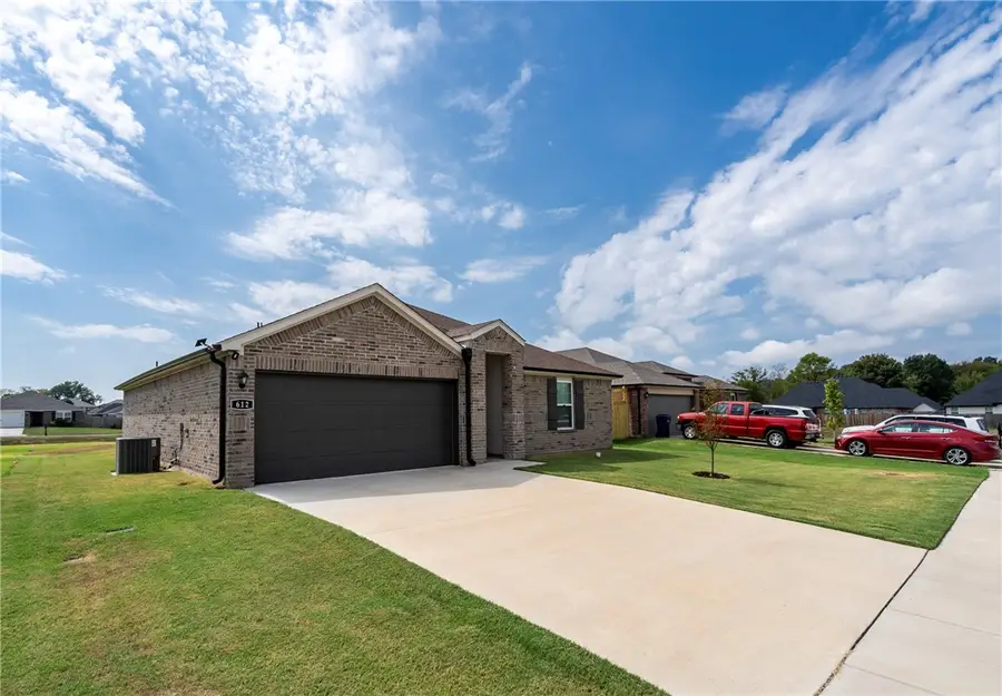 612 W Cattleman Court, Siloam Springs, AR 72761 - #3