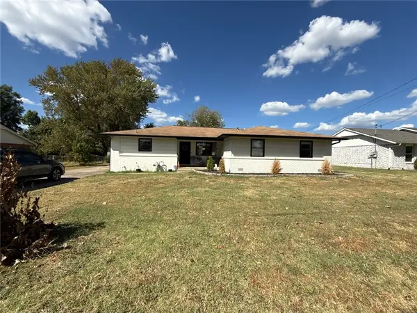 404 SW 20 Th, Bentonville, AR 72712
