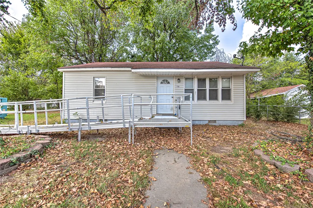 710 N Kansas Street, Springdale, AR 72764 - #1