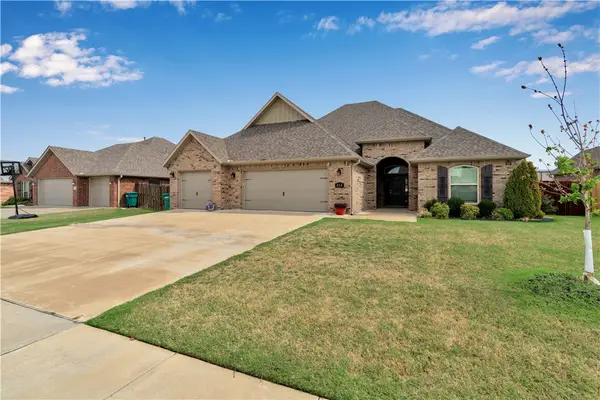 454 Frizzo Street, Tontitown, AR 72762