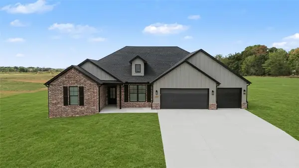 5321 S Pleasant Valley Road, Gentry, AR 72734