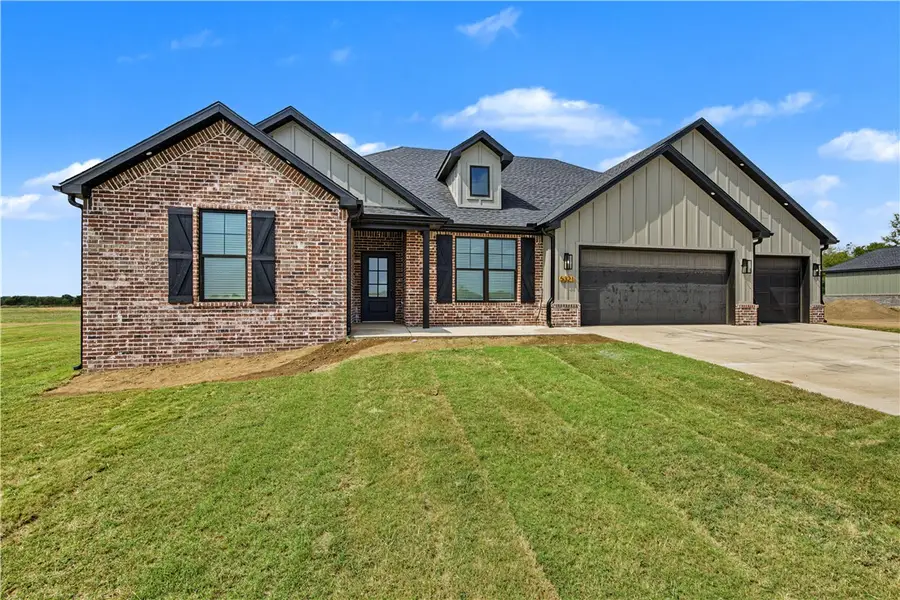 5321 S Pleasant Valley Road, Gentry, AR 72734 - #3