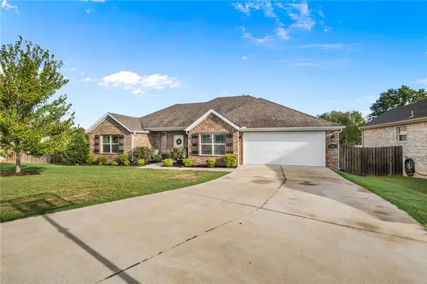 5812 W Mecklin Street, Fayetteville, AR 72704