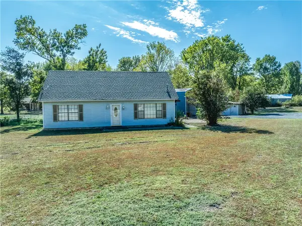 5504 Hilltop Road, Van Buren, AR 72956