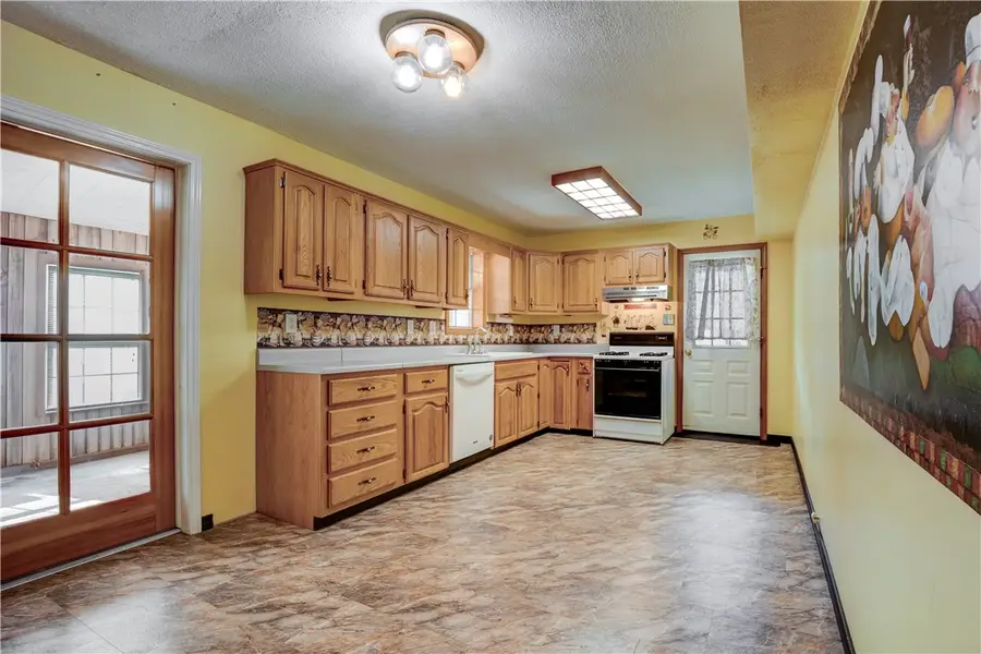 5504 Hilltop Road, Van Buren, AR 72956 - #3