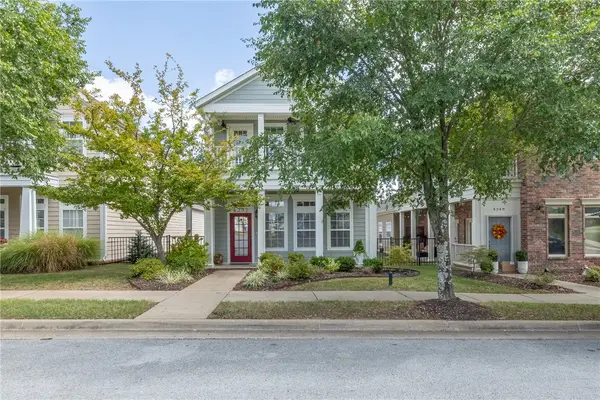 4352 N Canna Lane, Fayetteville, AR 72703