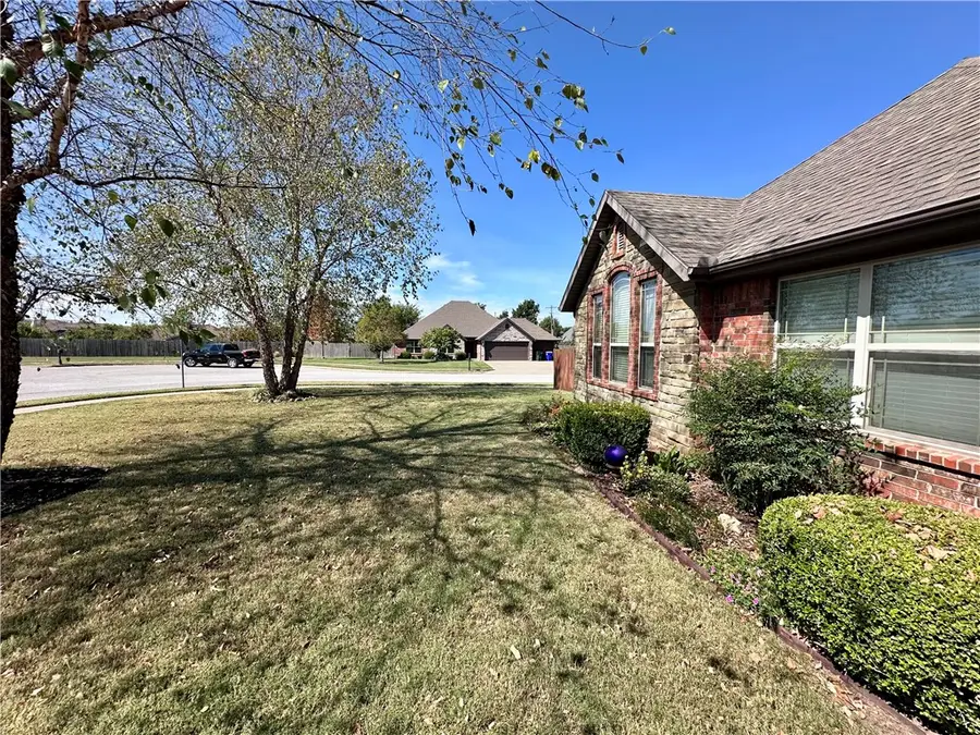 2005 W Brooks Place, Rogers, AR 72758 - #3
