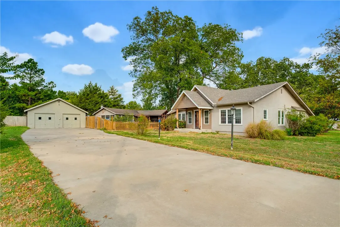 302 S Dogwood Street, Siloam Springs, AR 72761 - #1