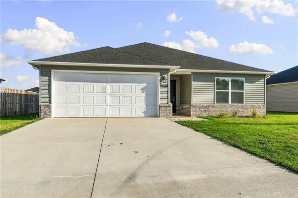 2533 E Foxbury Street, Siloam Springs, AR 72761