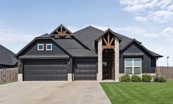 1300 Paragon Drive, Centerton, AR 72719